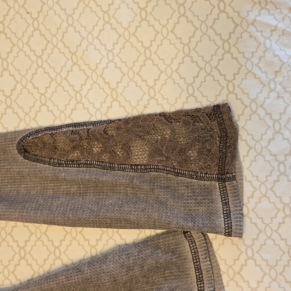 Ladies Top from Maurices Size M - Picture 4 of 11